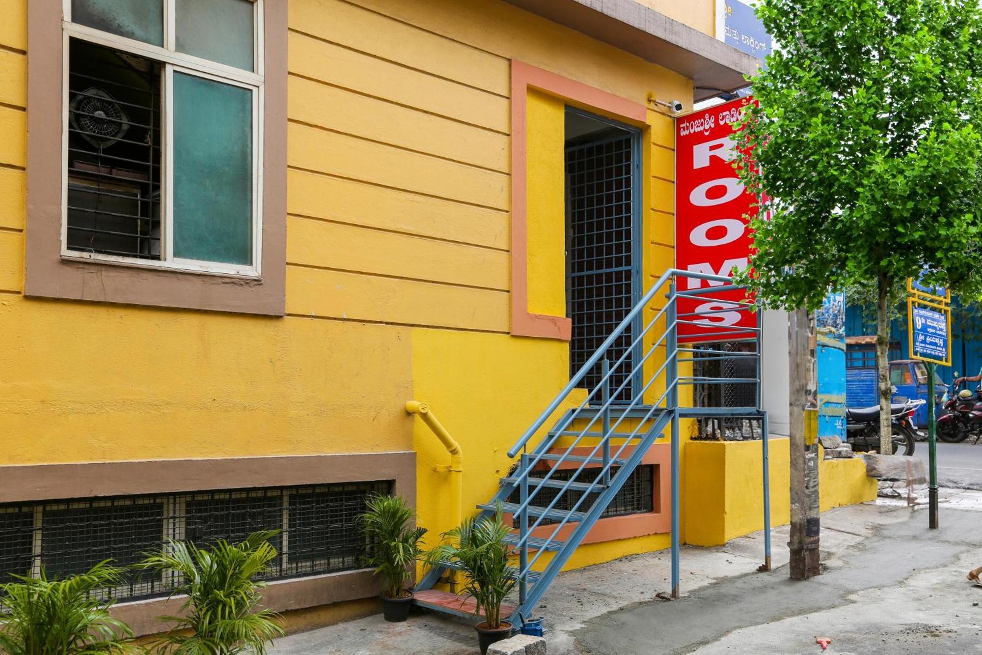 Hotel O Manjushree Boarding & Lodging Nearby Dr.Br Ambedkar Stadium Basveshwar Nagar Bangalore Exterior foto